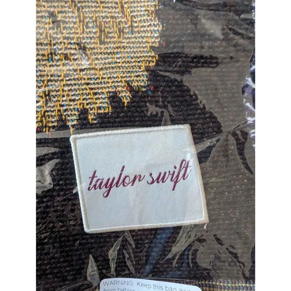 Taylor Swift Acoustic Piano Woven Blanket Eras Tour New Sealed Holiday Floral